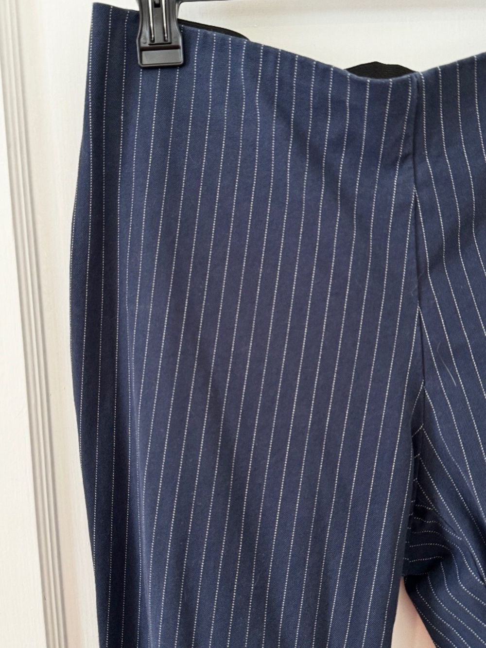 Slim navy pinstripe cotton/spandex twill ankle pants from a new day, size 10 EUC